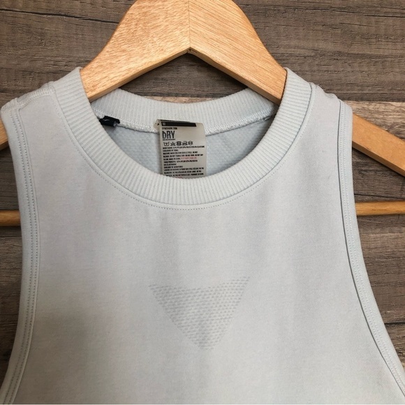 Gymshark Blue Ombré Seamless Vest Racerback Tank Medium - Picture 8 of 14